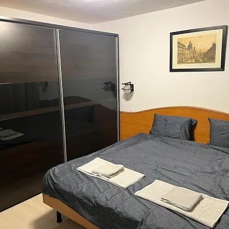 Cozy In Centre By The Park Bucharest